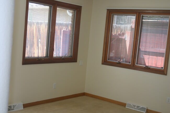 Building Photo - 14 Durian Ct