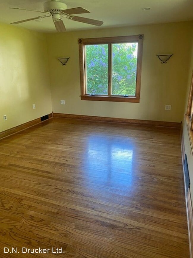 Building Photo - 3 br, 1 bath House - 124 Maxwell Drive