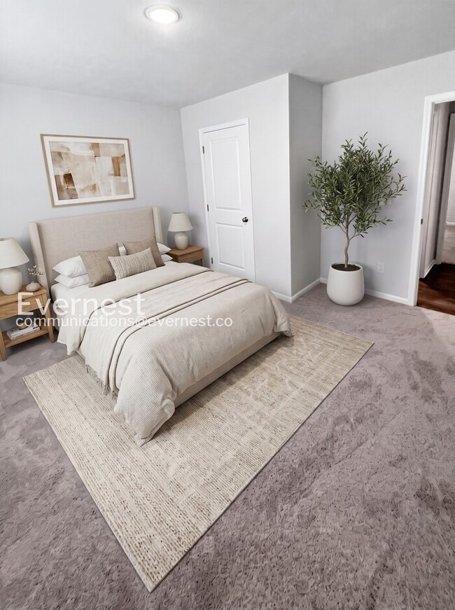 Building Photo - Cozy 4-Bedroom Home with Modern Amenities / Pet-Friendly / Available Now!