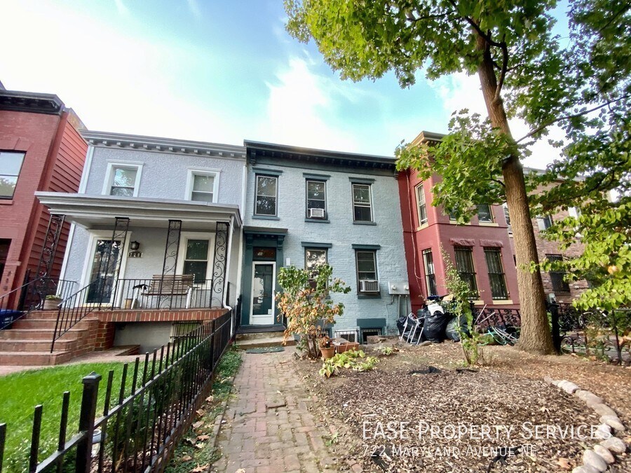 Primary Photo - 722 Maryland Ave NE