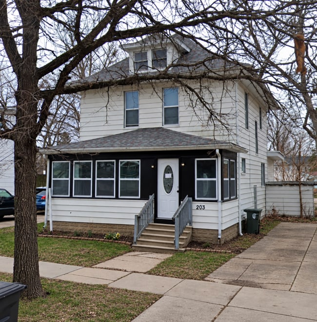 Building Photo - 203 Elmwood St