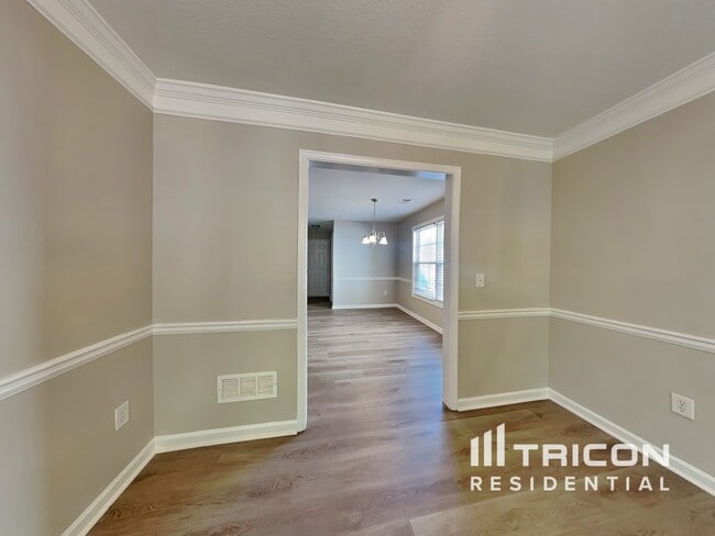 Building Photo - 3210 Arbor Oaks Dr SW