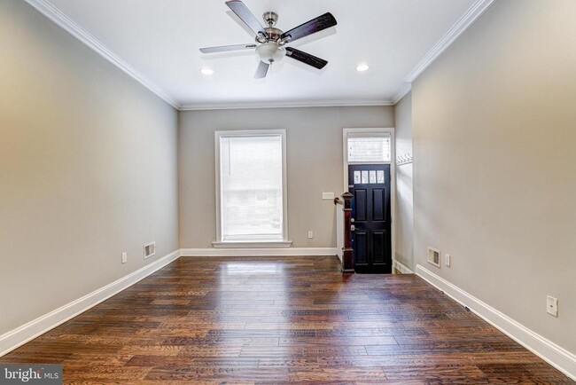 Building Photo - 505 S Lakewood Ave