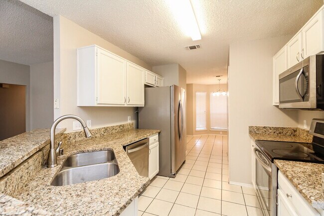 Foto del edificio - 1040 Glencrest Dr