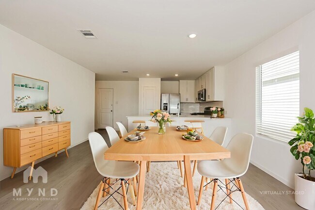 Foto del edificio - 2765 Mistwood Dr