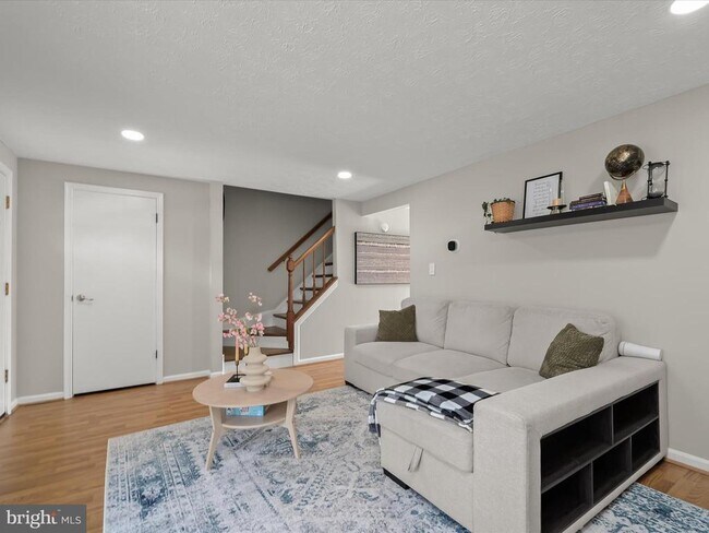 Building Photo - 6302 Wimbledon Ct