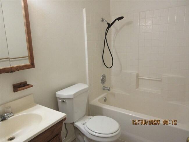 Foto del edificio - 2824 Simms Ave