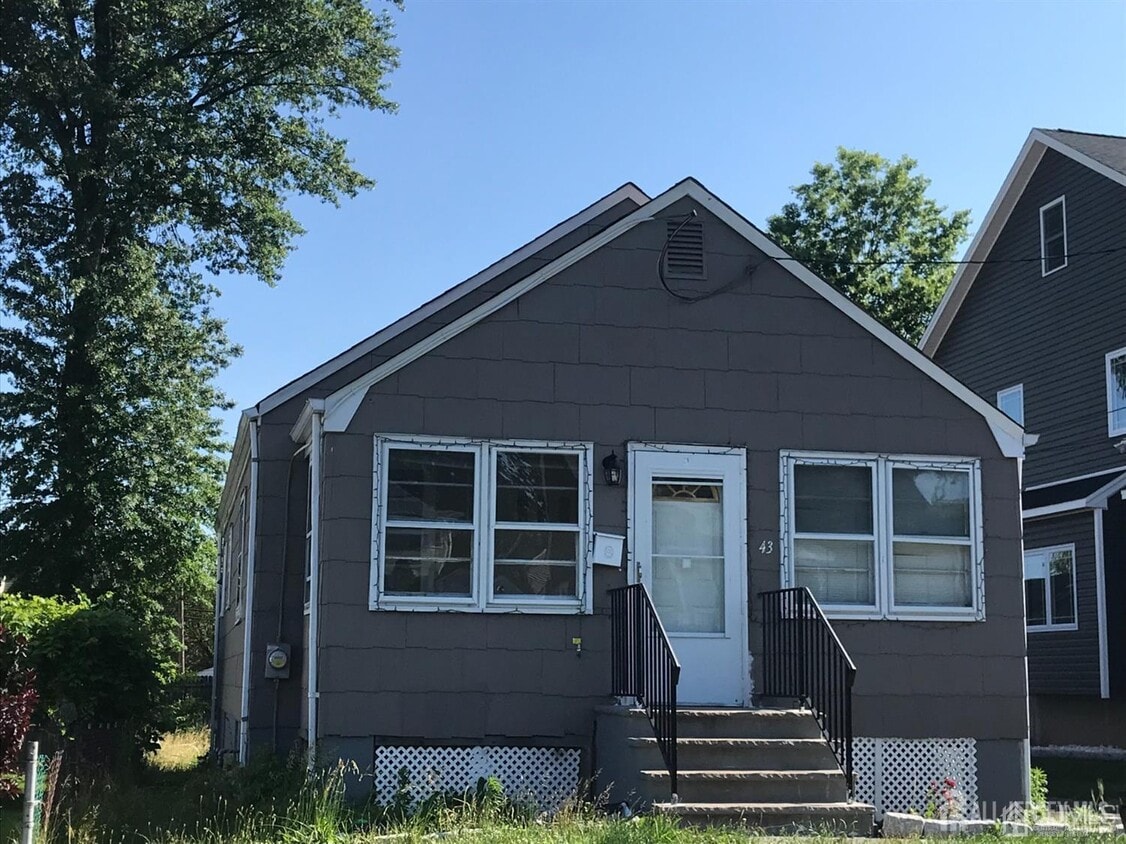Primary Photo - 43 Wright St