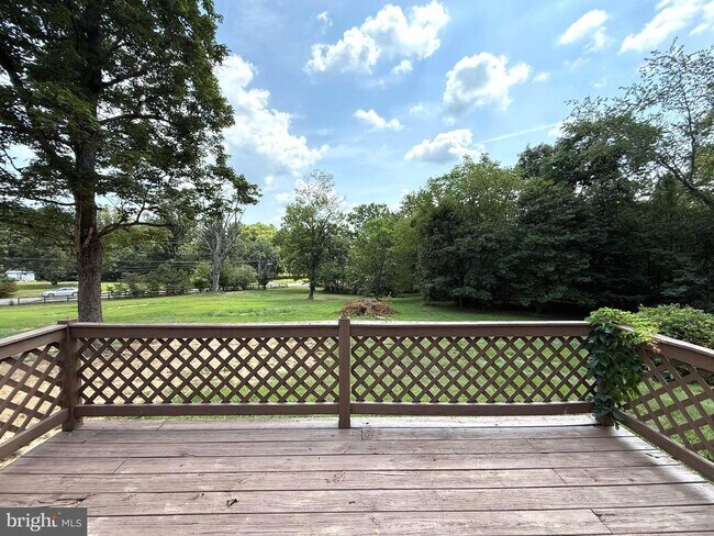 Foto del edificio - 7697 Hedgesville Rd