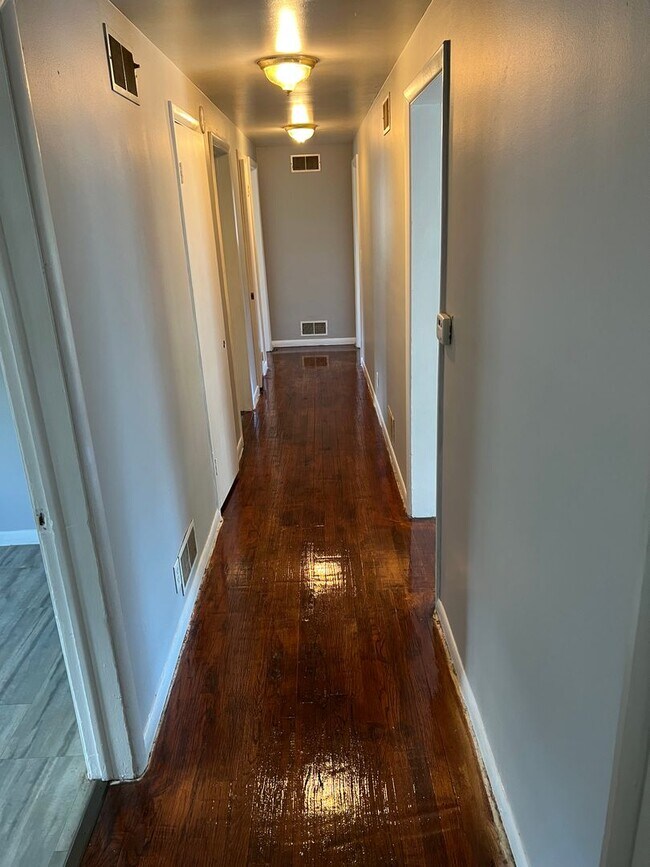 Foto del edificio - Cornell Duplexes