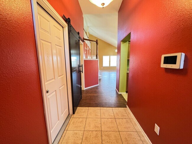 Building Photo - 360 Virtual Tour Available