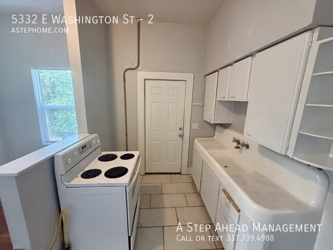 Foto del edificio - 5332 E Washington St
