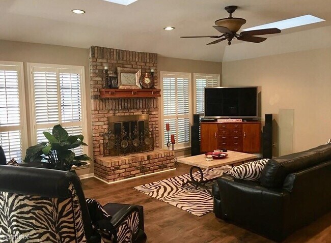 Building Photo - 3 br, 2 bath House - 2518 Arbor Dr
