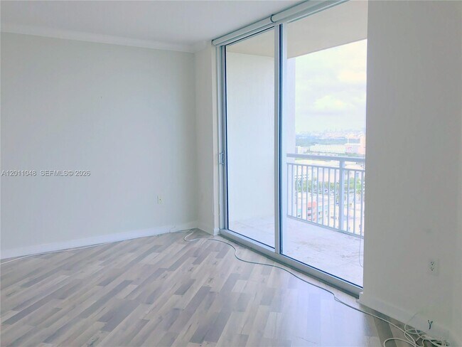 Foto del edificio - 9055 SW 73rd Ct