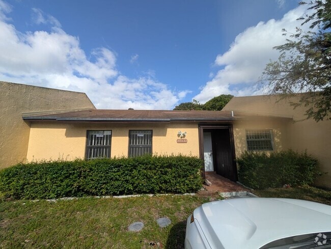 Building Photo - 20422 NW 29th Pl