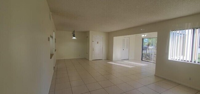 Building Photo - 514 Shady Pine Way