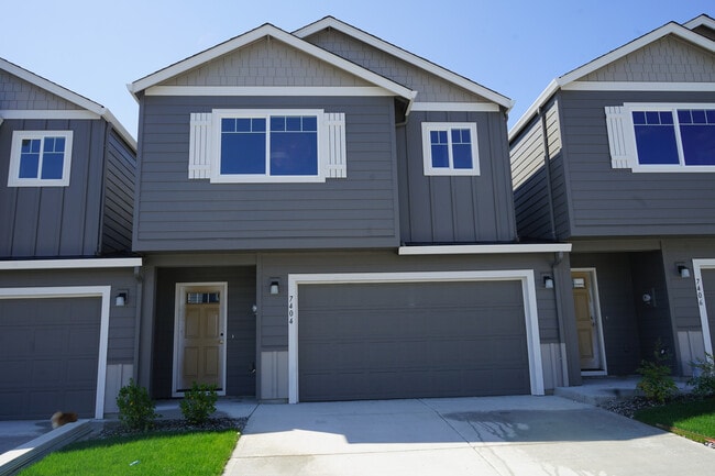 Building Photo - 7404 NE 136th Ave