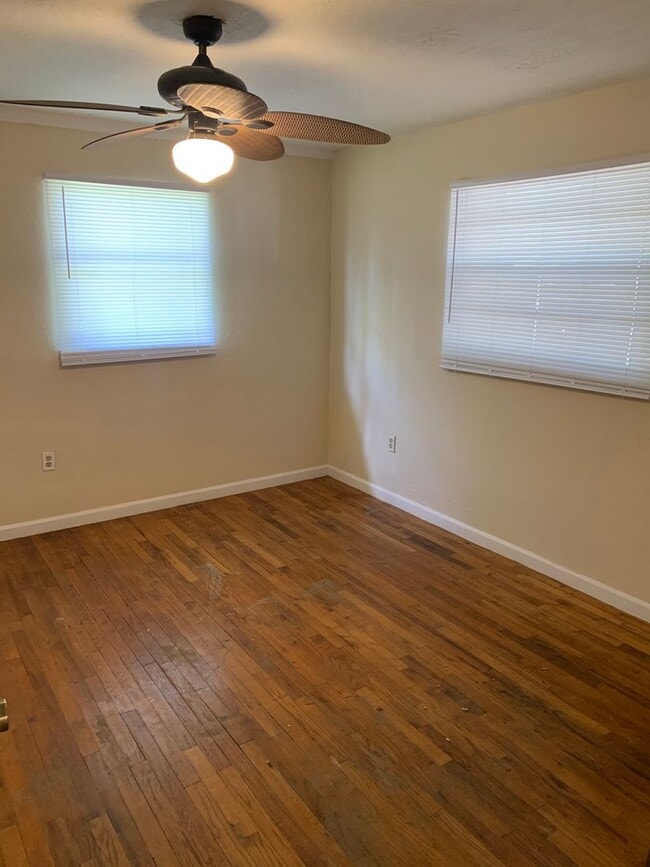 Foto del edificio - House with big yard close to airport