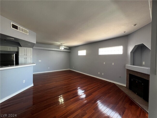 Building Photo - 6905 Cobre Azul Ave
