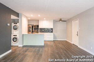 Foto del edificio - 8038 Broadway St