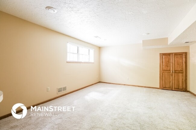 Building Photo - 1008 SW Pinto Ln