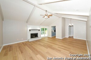 Foto del edificio - 6838 Blue Lake Dr