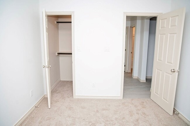 Foto del edificio - 1325 Bajada St