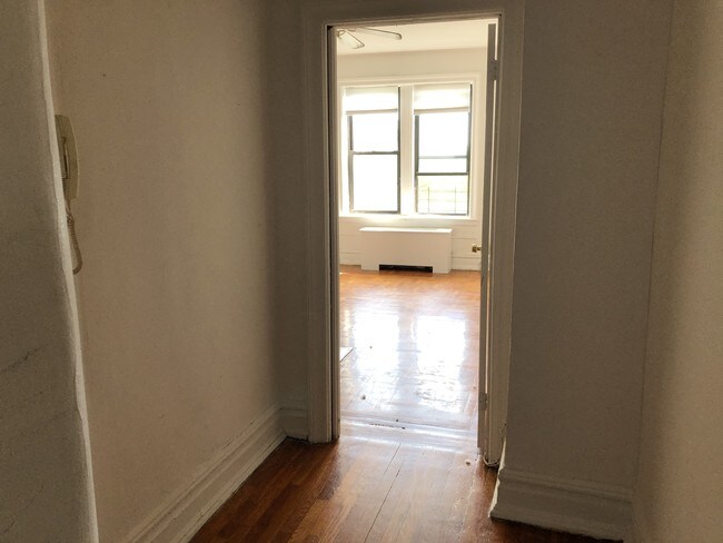 Foto del edificio - 140 Bay Ridge Pkwy