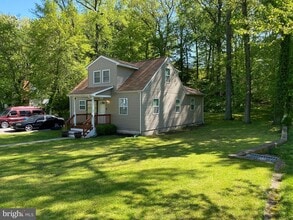 Building Photo - 6612 Pine Grove Dr