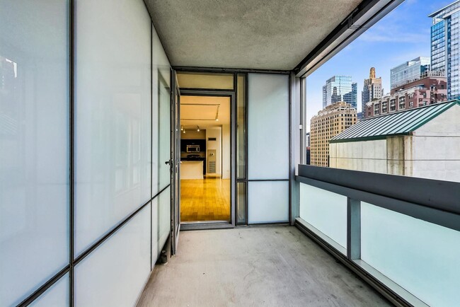 Foto del edificio - 8 E Randolph St