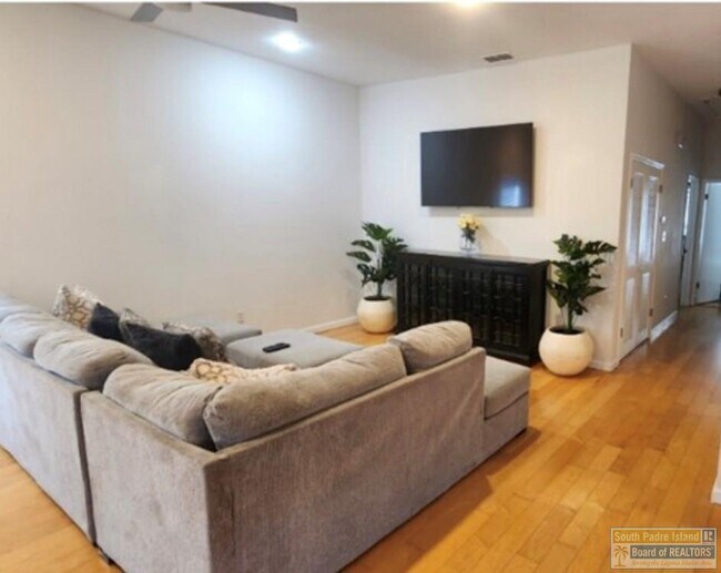 Foto del edificio - 77 Santa Isabel Blvd