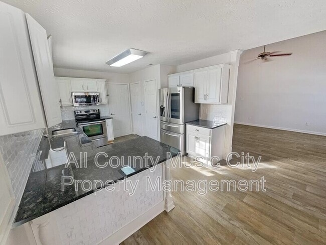 Foto del edificio - 1945 Stoney Meadow Dr