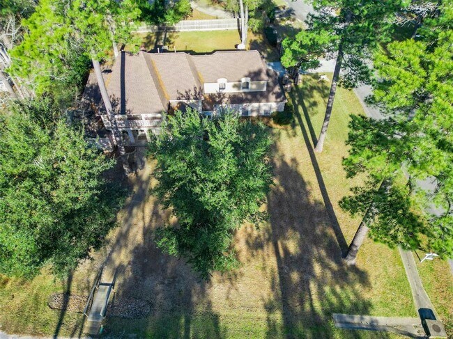 Foto del edificio - 2411 Oaks Forks Dr