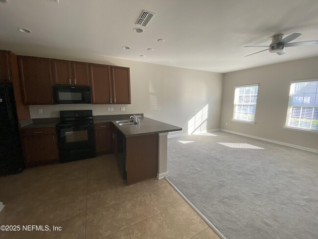 Foto del edificio - 2763 Hollybrook Ln