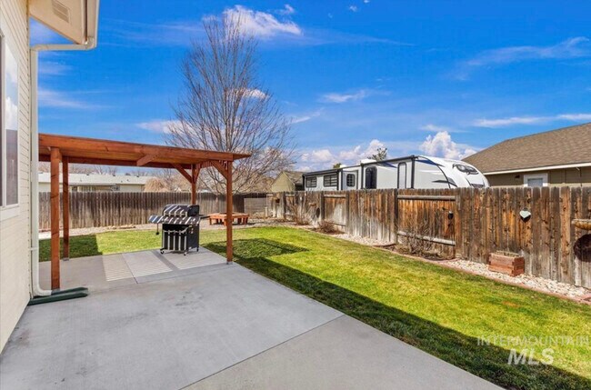 Foto del edificio - 1117 N Maple Creek Ave