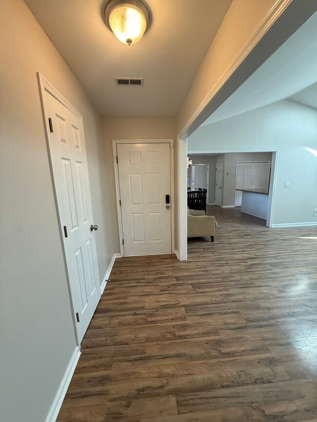 Foto del edificio - 3216 Timberwolf Ave