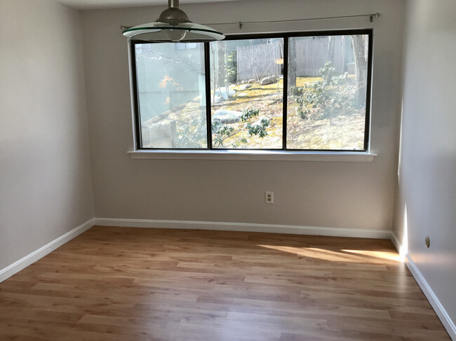 Dining Room - 62 Mountain Gate Rd