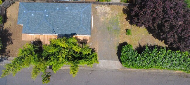 Foto del edificio - 3 Bedroom, 1 Bathroom S. Eugene Home