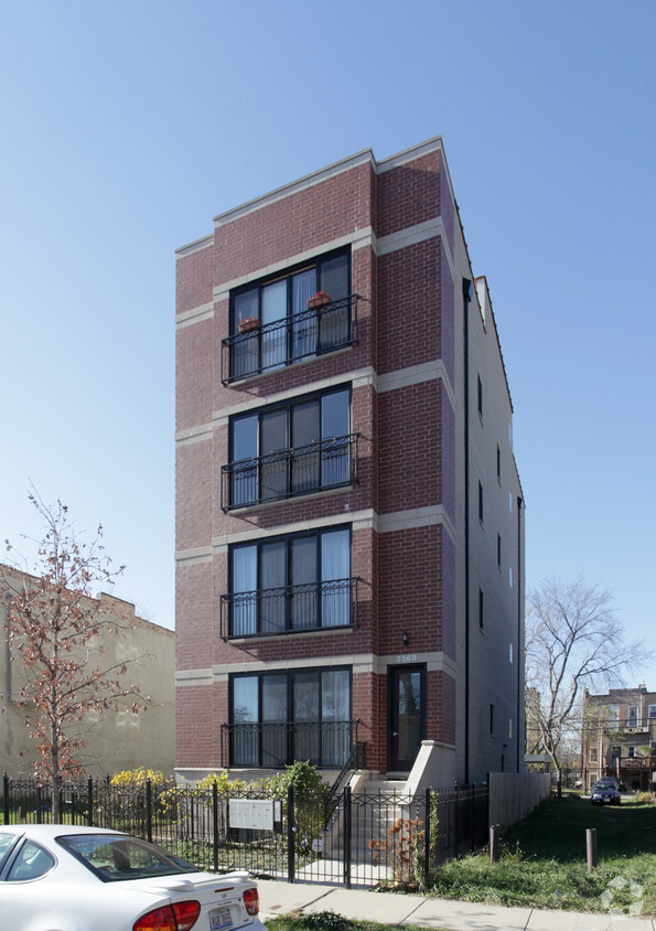 Foto del edificio - 3560 S Giles Ave