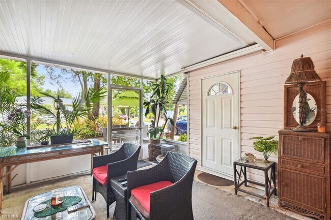 Building Photo - 4 br, 3 bath House - 5505 R 16Th Avenue S
