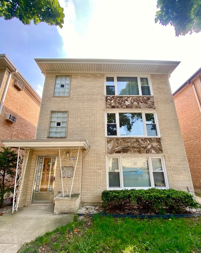Primary Photo - 8629 W Summerdale Ave