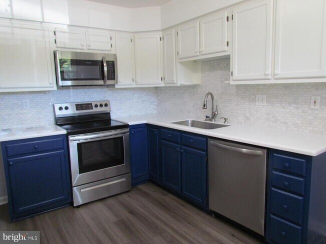 Foto del edificio - 13240 Clipper Cir