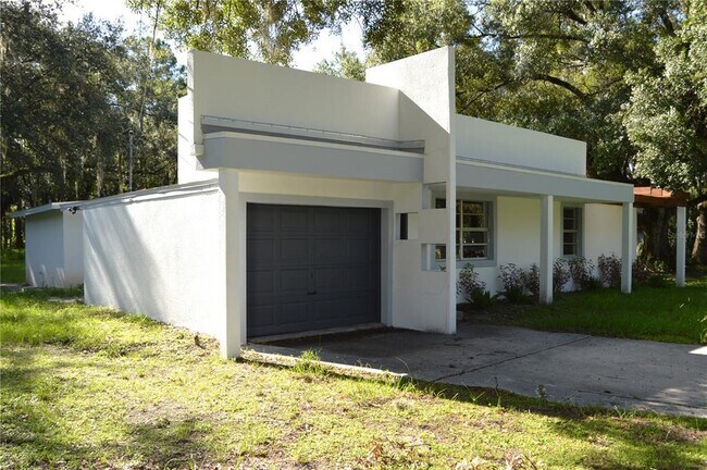 Building Photo - 3204 Palmetto Rd