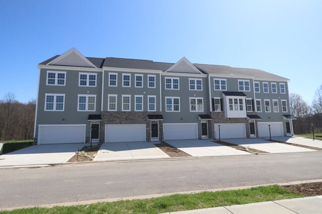45 Dover Court - Stonebridge Townhomes