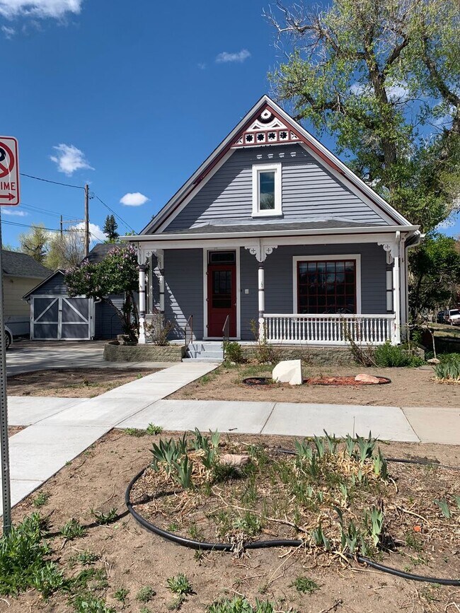 Foto del edificio - 4 BEDROOM, 1 BATHROOM, SINGLE FAMILY HOME, CONVENIENT DOWNTOWN LOCATION!