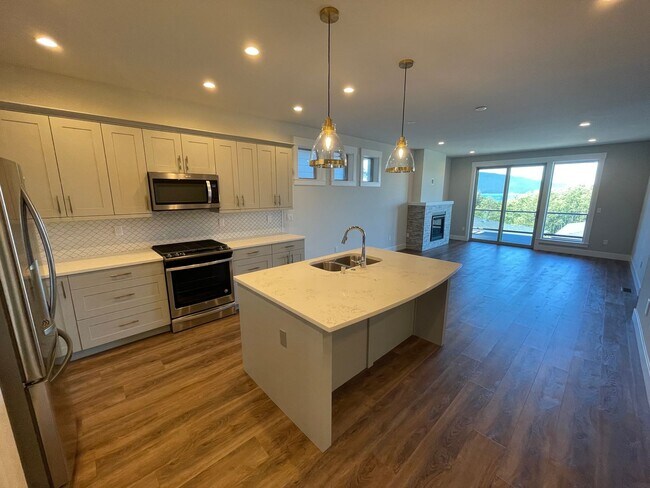 Building Photo - 4936 Portalis Way