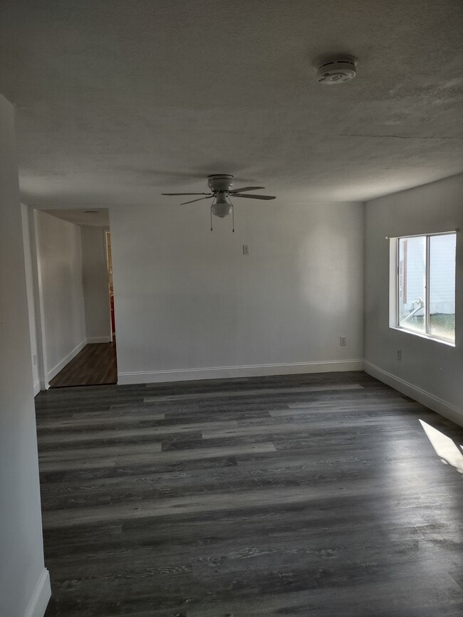 LARGE LIVING ROOM - 7402 Demure Ln