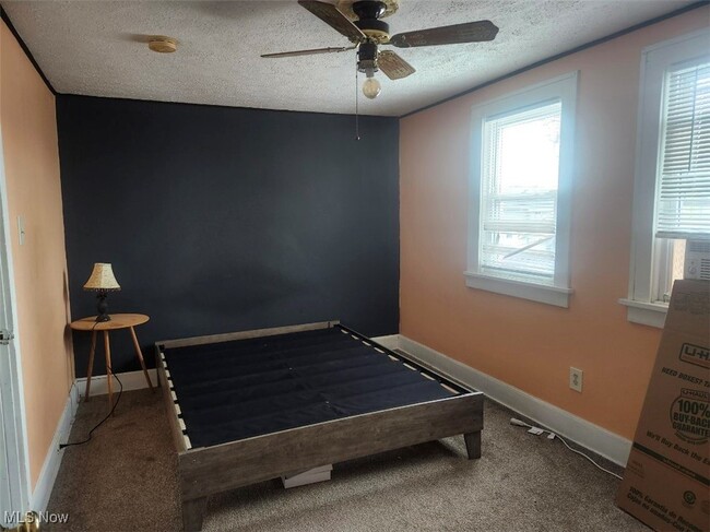 Foto del edificio - 3334 W 129th St