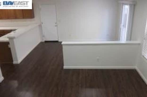 Building Photo - 3112 Puffin Cir