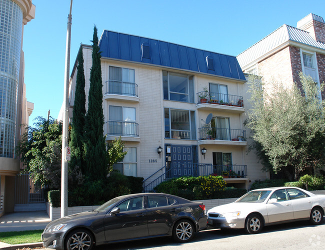 Building Photo - 1385 Kelton Ave